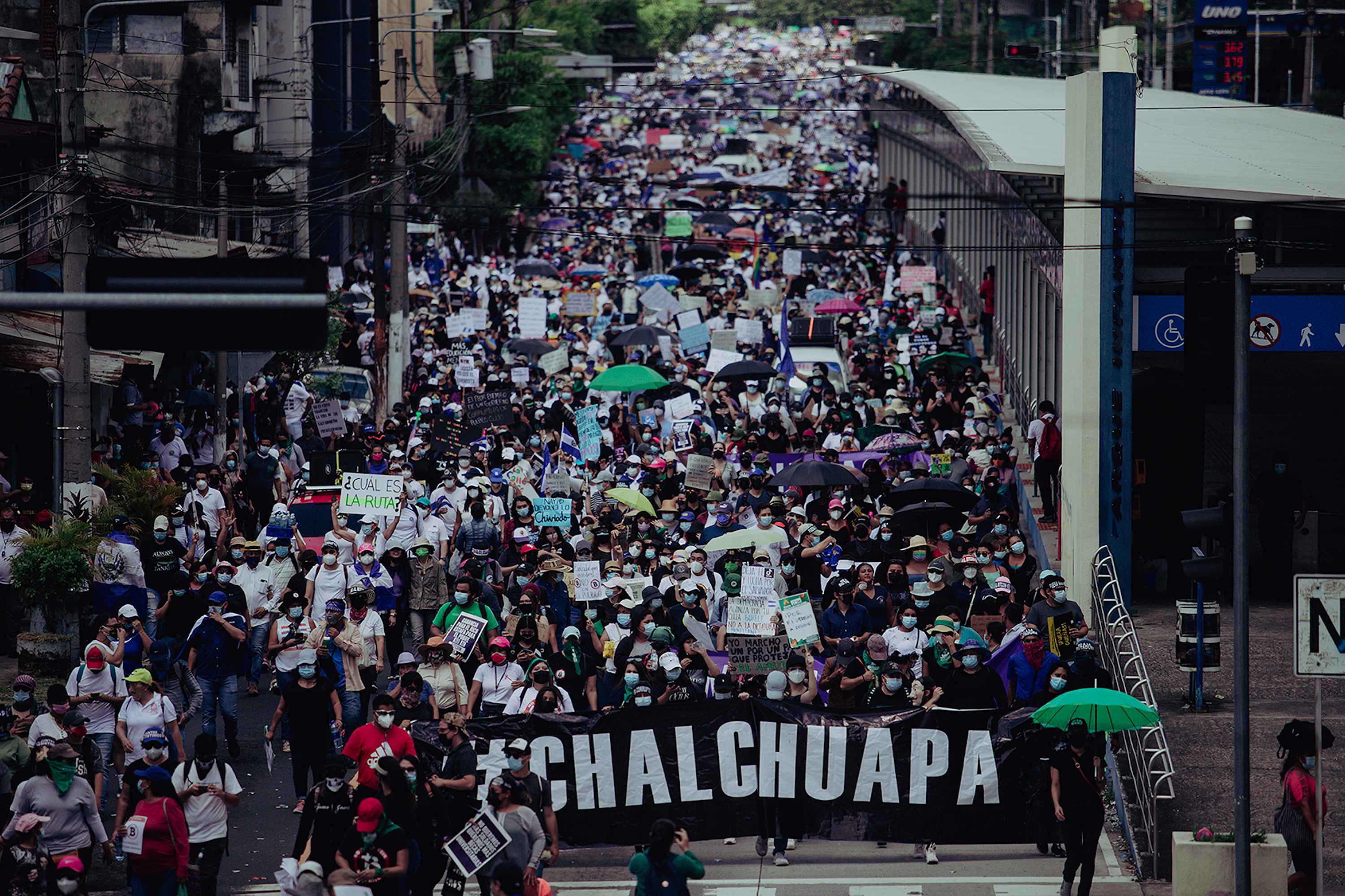 Thousands marched from Cuscatlán Park to Morazán Plaza in protest against the Bukele administration on Sep. 15, 2021, the bicentennial anniversary of Central American independence. Photo: Carlos Barrera/El Faro