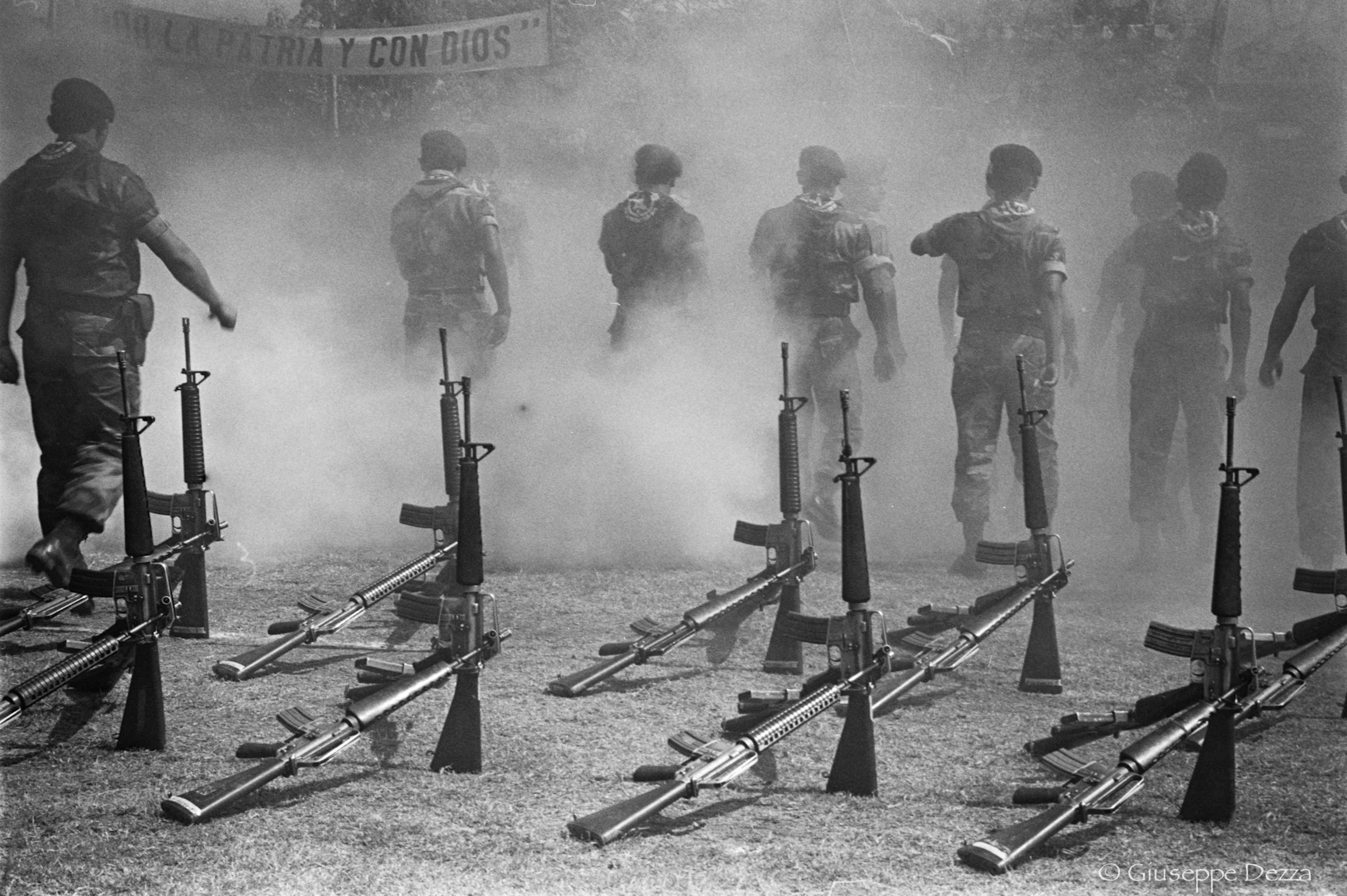 1992. Ceremony of dissolution of the Atlacatl, as agreed upon in the Salvadoran Peace Accords. Trained by the United States, Atlacatl was one of five rapid-reaction battalions (BIRI) responsible for the El Mozote massacre and other grave human rights violations during the country's civil war. El Faro archive