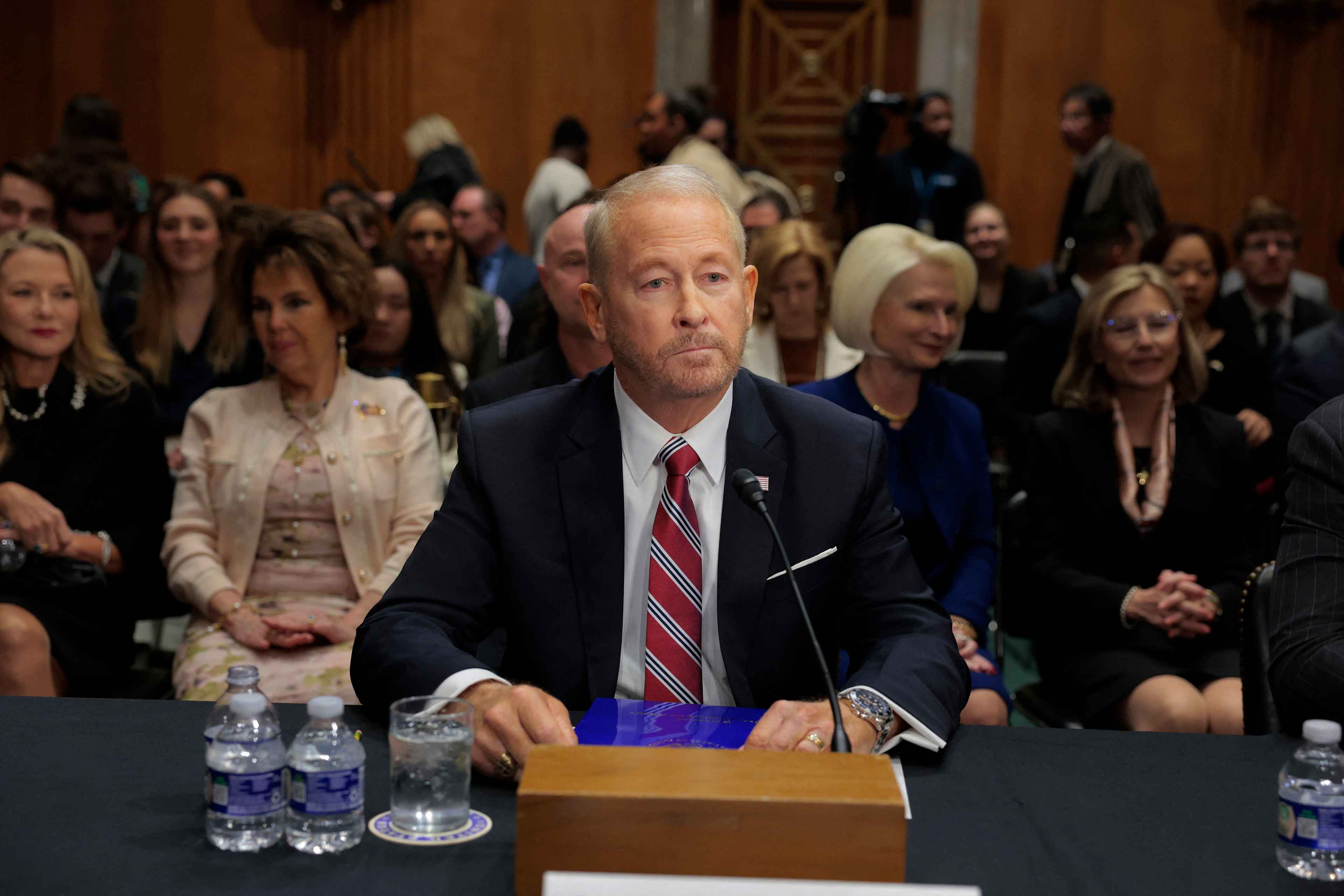Ronald Johnson, nominado por el presidente estadounidense Donald Trump para embajador en México, durante una audiencia de nominación del Comité de Relaciones Exteriores del Senado, el 13 de marzo de 2025, en Washington, D.C. Los senadores interrogaron a los nominados sobre diversos temas relacionados con los intereses de Estados Unidos, como comercio, seguridad y recursos. Foto de El Faro: Anna Moneymaker/Getty Images/AFP.