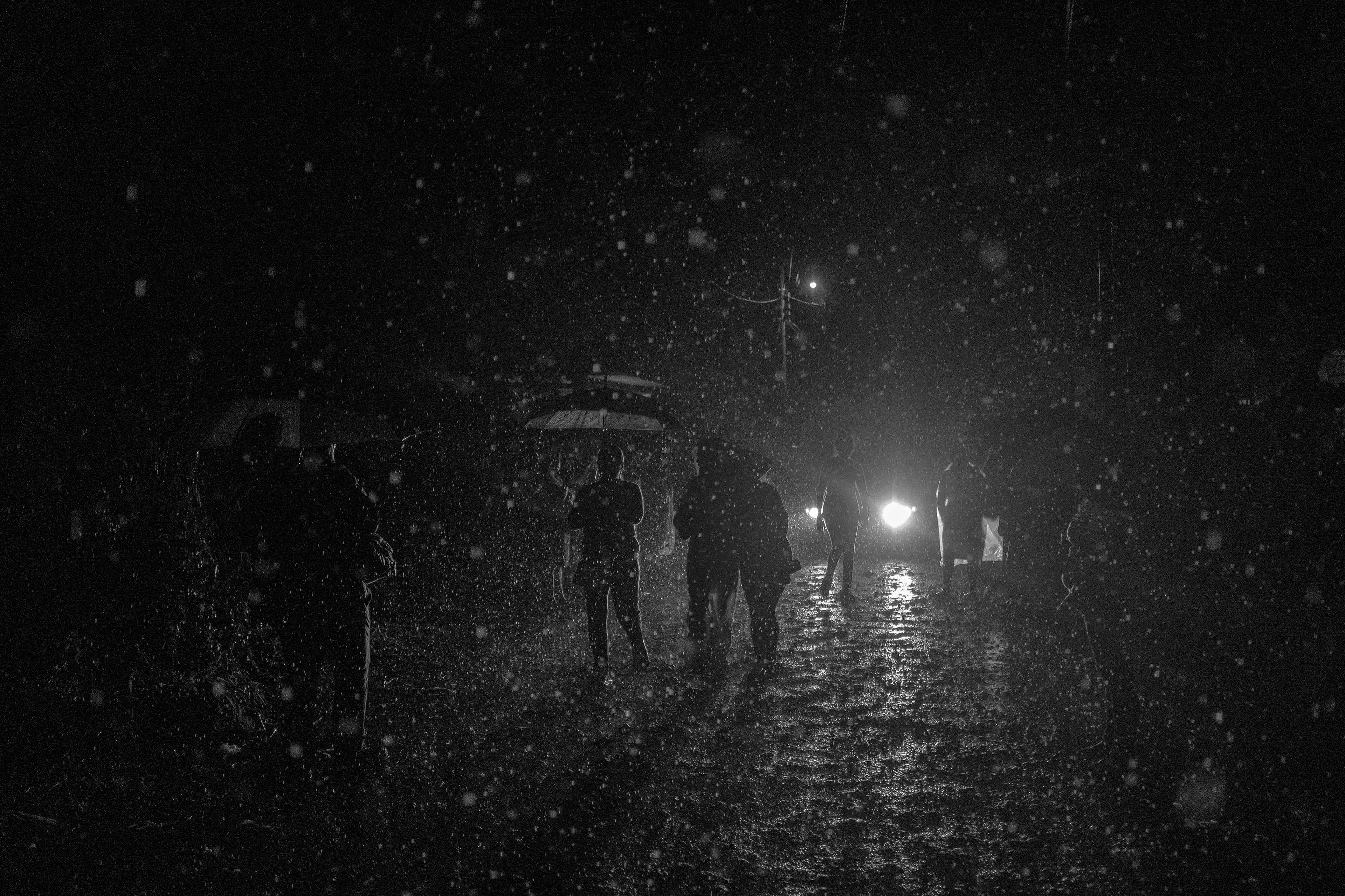 Dozens of people stood in the rain outside Izalco Prison, looking for information about their relatives who had been arrested in Sonsonate, in western El Salvador, in April 2022. Some who lived far away from the prison traveled for hours and slept on the street. Three years later, thousands of families still have no information on their incarcerated family members.