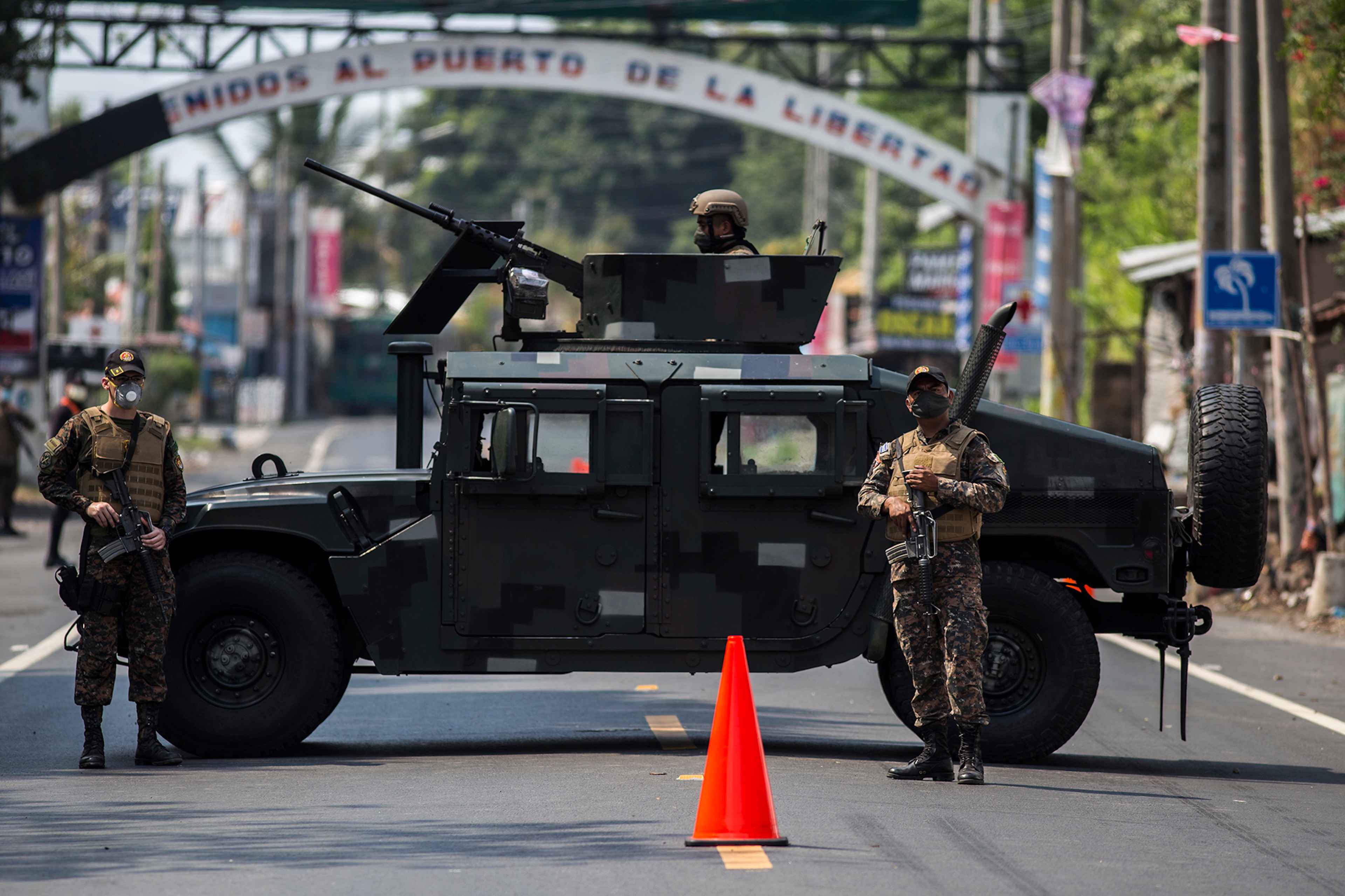 On Apr. 17, 2020, the Salvadoran military imposed a military blockade to curb traffic through Puerto de La Libertad and enforce the government's nationwide Covid-19 quarantine. At the first checkpoint, a humvee and more than ten soldiers cut off access to the town.